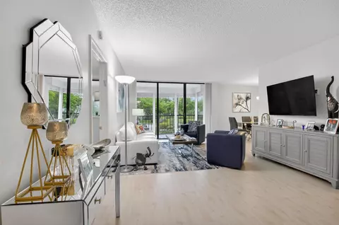 6815 Willow Wood Dr #4022, Boca Raton, FL 33434