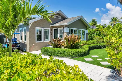 216 Lakeland Dr, West Palm Beach, FL 33405