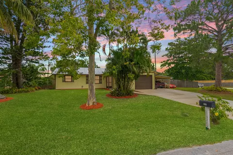 401 NW Ferris Dr, Port Saint Lucie, FL 34983