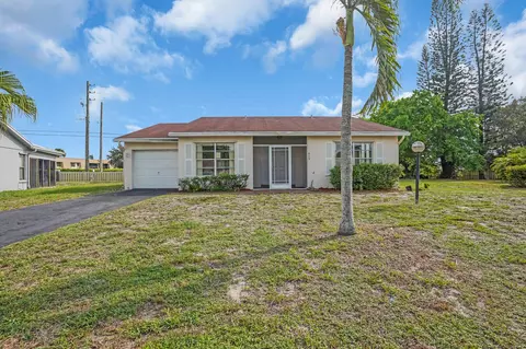 6113 Rainbow Cir, Greenacres, FL 33463