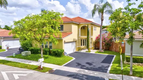 4749 NW 5 Ct, Coconut Creek, FL 33063