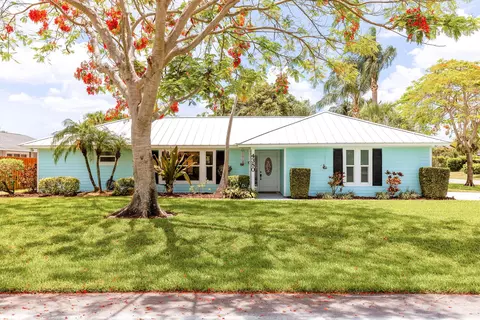 4380 Butternut St, Palm Beach Gardens, FL 33410