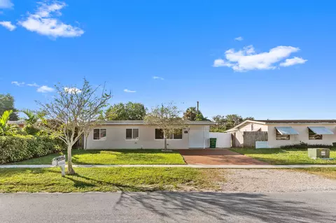 5810 SW 38th Ct, Davie, FL 33314