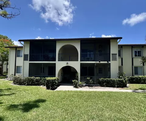 5800 Whispering Pine B2 Way #B-2, Greenacres, FL 33463
