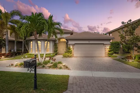 725 Edgebrook Ln, West Palm Beach, FL 33411