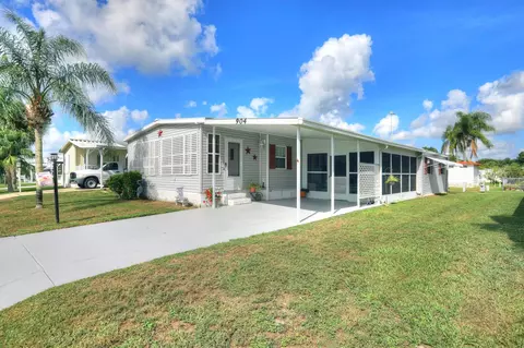 904 Thrush Cir, Barefoot Bay, FL 32976