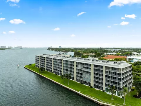 36 Yacht Club Dr #201, North Palm Beach, FL 33408