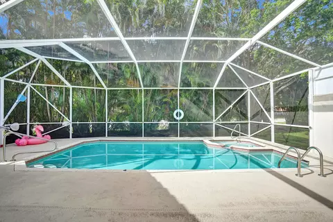 7488 Rockbridge Cir, Lake Worth, FL 33467