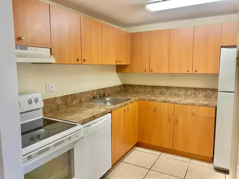 405 W Executive Center Dr #208, West Palm Beach, FL 33401