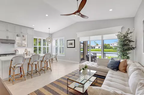 202 Isle Verde Way, Palm Beach Gardens, FL 33418