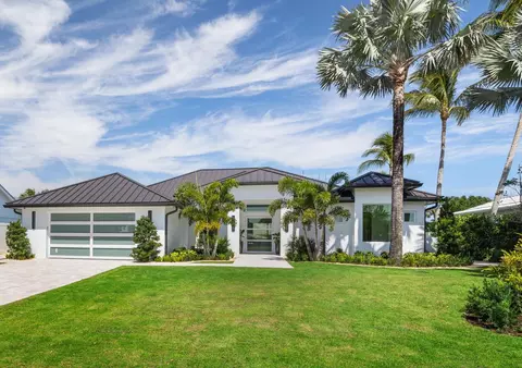 23 Leeward Cir, Tequesta, FL 33469