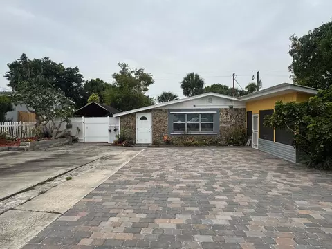 609 4th SW, Vero Beach, FL 32962