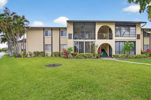335 Pine Rdg #A-2, Greenacres, FL 33463