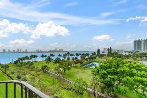 801 Lake Shore Dr #619, Lake Park, FL 33403