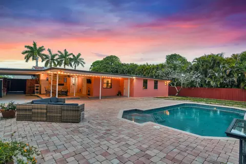 121 W Arch Dr #LAKE, Greenacres, FL 33467