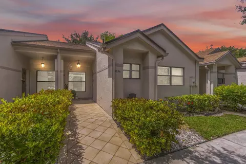 7936 NW 10 Ct, Plantation, FL 33322