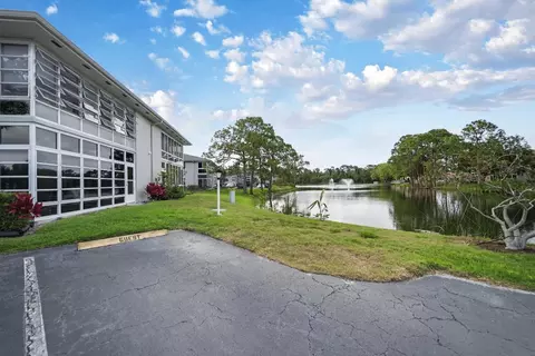5 Lake Vista Trl #203, Port Saint Lucie, FL 34952