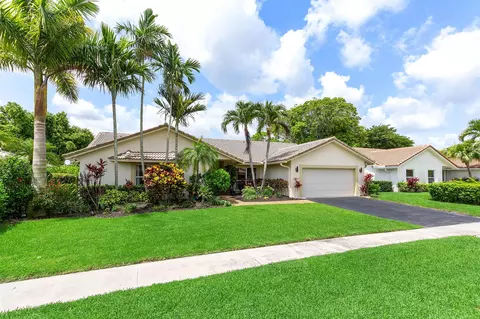 10094 Crosswind Rd, Boca Raton, FL 33498
