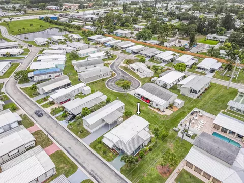 4800 SE Federal #17, Stuart, FL 34997