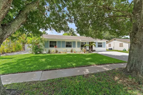 1008 Mohawk St, Jupiter, FL 33458