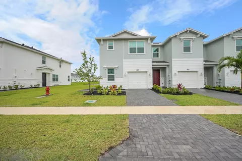 520 SE Rivergrass St, Port Saint Lucie, FL 34984