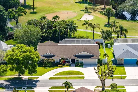 3127 Lakeview Dr, Delray Beach, FL 33445