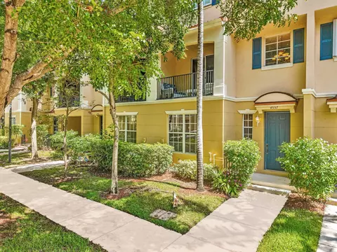 4557 Danson Way, Delray Beach, FL 33445