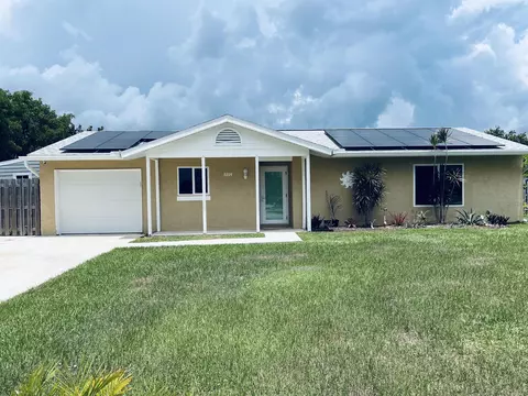 2209 SE Dunbrooke Cir, Port Saint Lucie, FL 34952