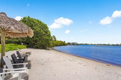 800 Scotia Dr #102, Hypoluxo, FL 33462