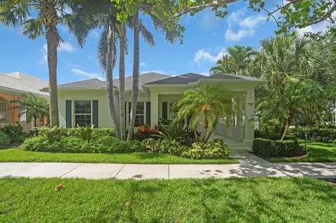 119 Bellefontaine Ln, Jupiter, FL 33458