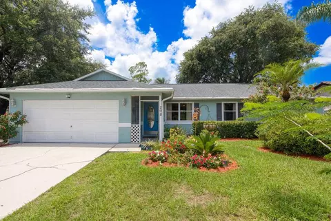 208 SE Sims Cir, Port Saint Lucie, FL 34984