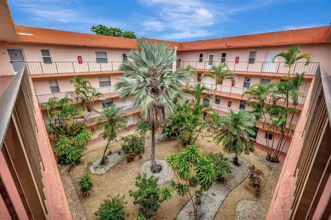 2851 Somerset Dr #406, Lauderdale Lakes, FL 33311