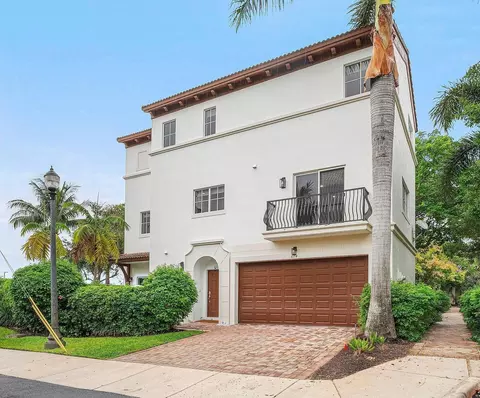 674 NW Library Commons Way, Boca Raton, FL 33432