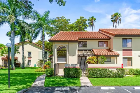 10263 N Circle Lake Dr #201, Boynton Beach, FL 33437