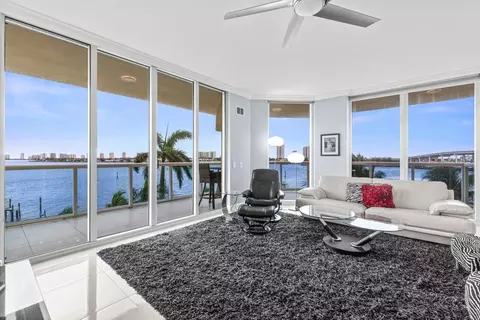 2650 Lake Shore Dr #406, Riviera Beach, FL 33404