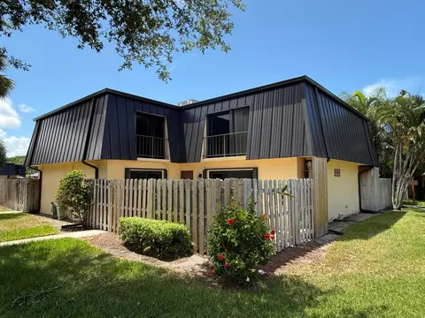 2470 Waterside Dr, Lake Worth, FL 33461