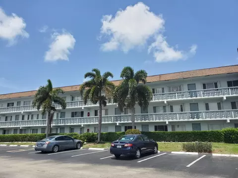 2200 Springdale Blvd #306, Palm Springs, FL 33461