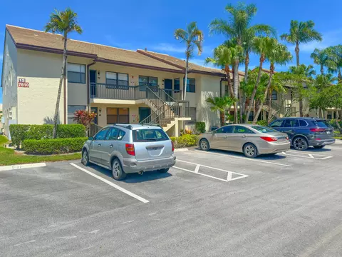 7610 Tahiti Ln #201, Lake Worth, FL 33467