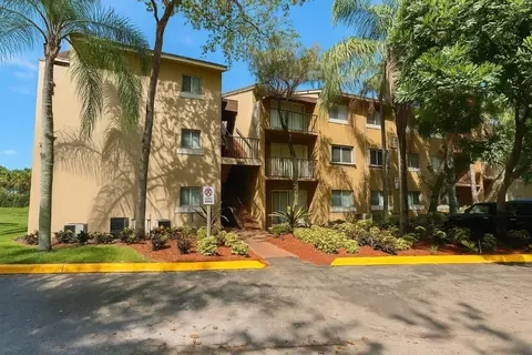 1089 N Benoist Farms #201, West Palm Beach, FL 33411
