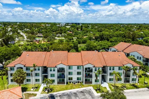 1109 Villa Cir, Boynton Beach, FL 33435