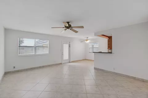 Living - 228 Brittany E, Delray Beach, FL 33446 photo 3 of 4