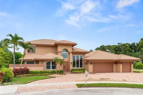 9556 E Lake Dr, Boca Raton, FL 33434
