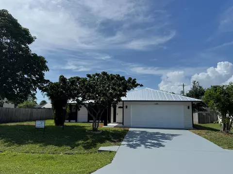 2452 SE Alfonso Ave, Port Saint Lucie, FL 34952