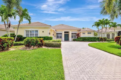 699 SW River Bend Cir, Stuart, FL 34997