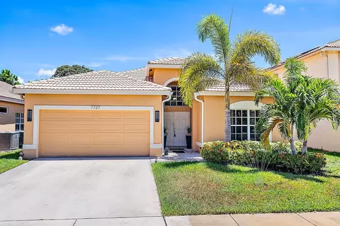 7727 Colony Lake Dr, Boynton Beach, FL 33436