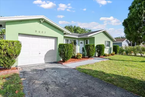 9607 Park Row, Boca Raton, FL 33428