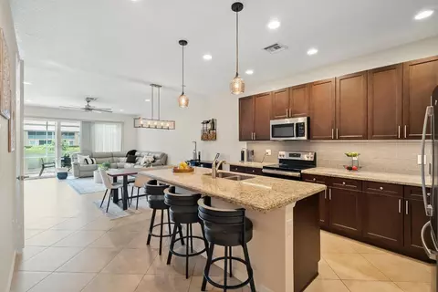 524 SW Glen Crest Way, Stuart, FL 34997