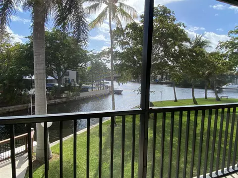 7 Royal Palm Way #202, Boca Raton, FL 33432