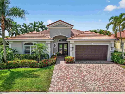 7042 Houlton Cir, Lake Worth, FL 33467