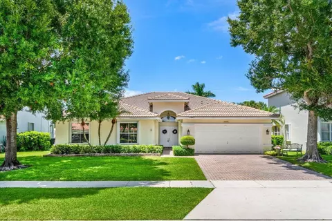 5946 Bay Hill Cir, Lake Worth, FL 33463
